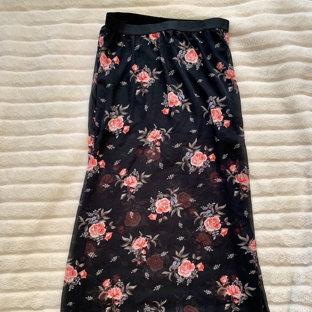 Divided maxi skirt with slits NWOT